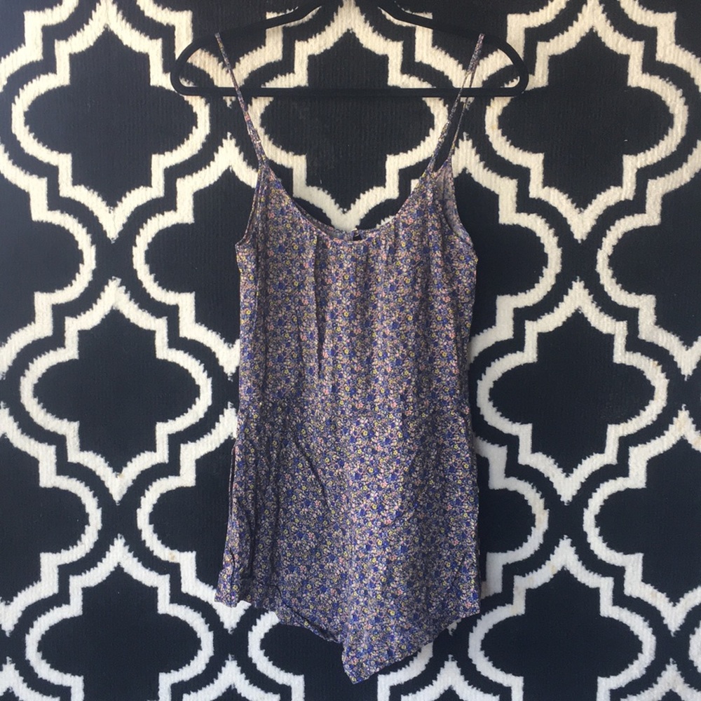 🌞Summer Romper🌞 - Picture 2 of 4